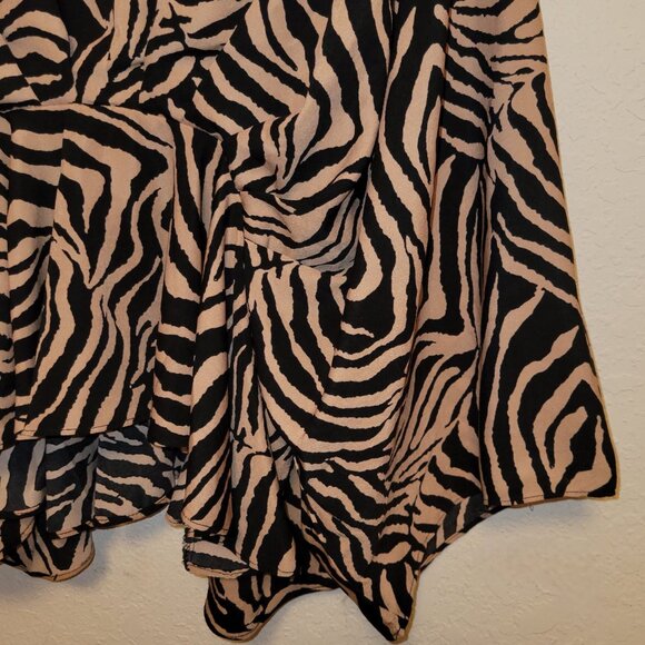A. Calin by Flying Tomato Women's Tiger Striped Pleated Dolman Blouse Size Small - Picture 5 of 6